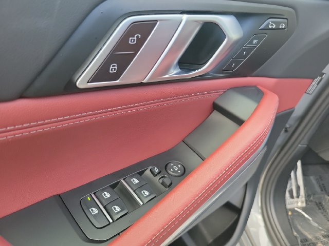 Used 2024 BMW X6 xDrive40i w/ Premium Package AWD/4WD image 23