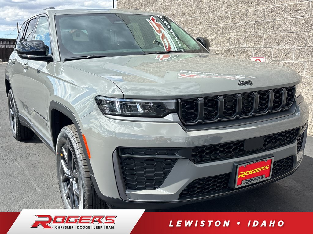 New 2027 Jeep Grand Cherokee Altitude AWD/4WD image 1