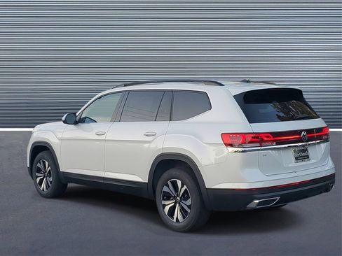 New 2026 Volkswagen Atlas SE image 4
