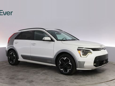 Used 2023 Kia Niro Wave w/ Wave Preserve Package FWD image 14