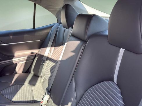 Used 2022 Toyota Camry SE image 14