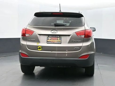 Used 2011 Hyundai Tucson GLS image 8