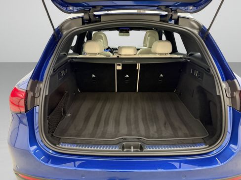 Used 2026 Mercedes-Benz GLC 300 4MATIC image 9