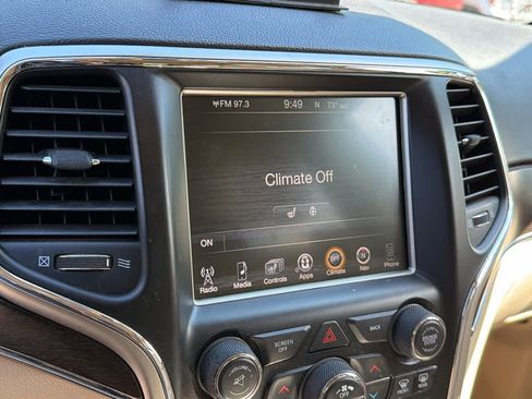 Used 2014 Jeep Grand Cherokee Limited w/ Trailer Tow Group IV AWD/4WD image 14