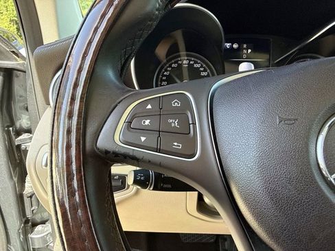 Used 2018 Mercedes-Benz GLC 300 image 34