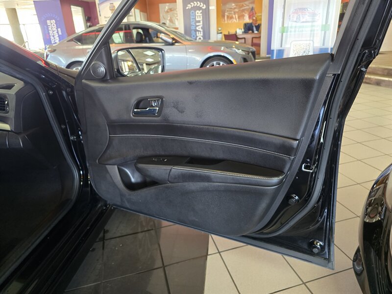 Used 2017 Acura ILX FWD image 12