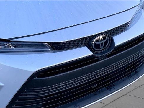 Used 2024 Toyota Corolla LE FWD image 29