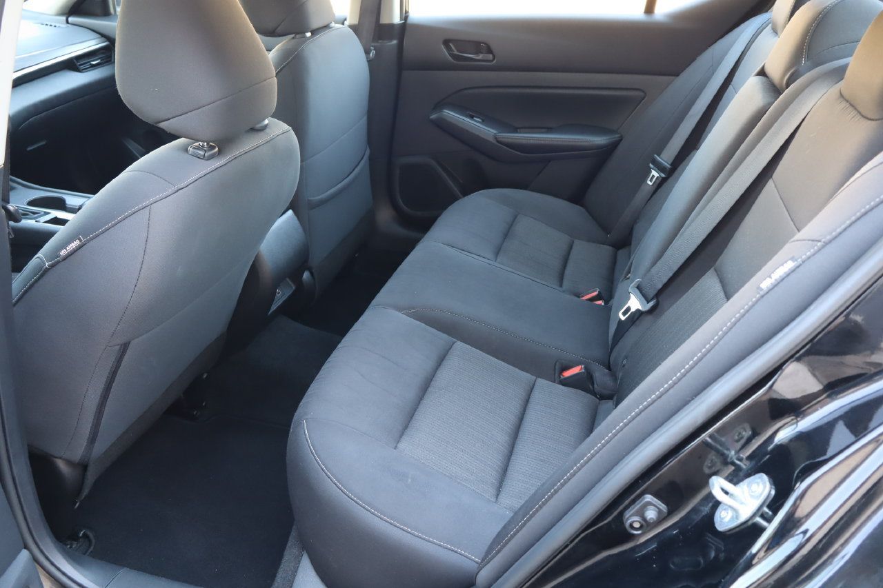 Used 2025 Nissan Altima 2.5 SV FWD image 5