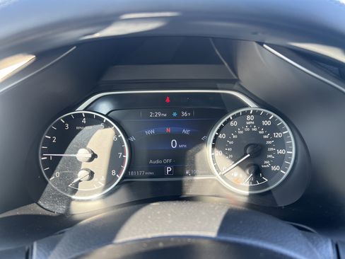 Used 2018 Nissan Murano S image 22