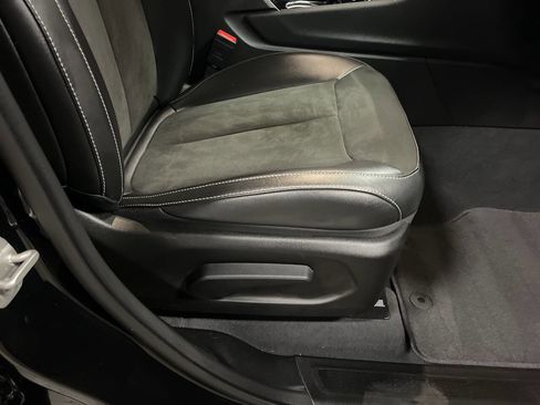 Used 2023 Jeep Grand Cherokee L Laredo image 21