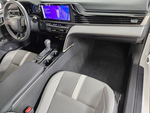Used 2025 Toyota Camry SE w/ Multimedia Upgrade Package FWD image 23