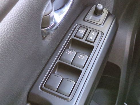 Used 2020 Nissan Titan PRO-4X w/ Pro-4x Utility Package image 24