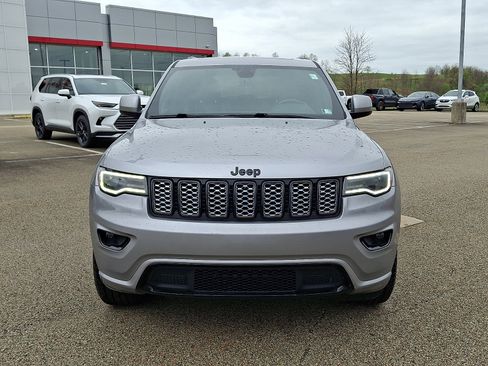 Used 2020 Jeep Grand Cherokee Altitude AWD/4WD image 2