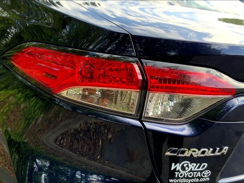 Used 2022 Toyota Corolla LE FWD image 27