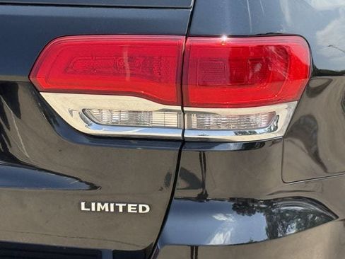 Used 2017 Jeep Grand Cherokee Limited AWD/4WD image 7