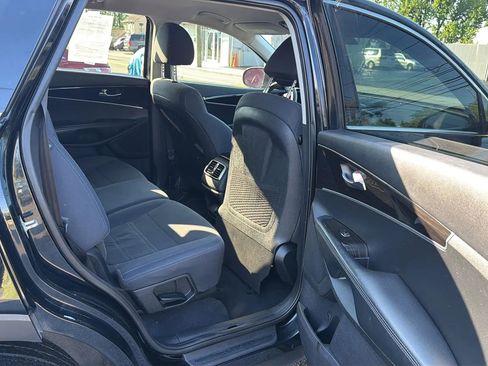 Used 2019 Kia Sorento L FWD image 26