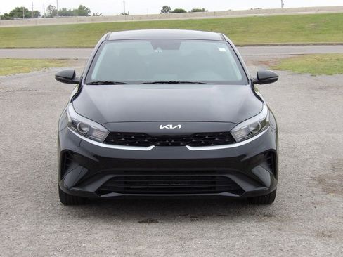Used 2024 Kia Forte LXS w/ LXS Technology Package FWD image 3