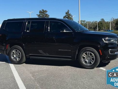 Used 2024 Jeep Wagoneer 4WD image 2