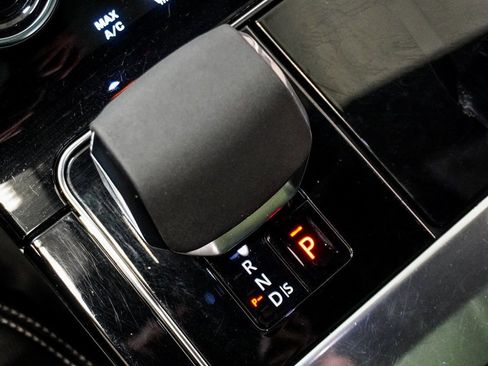 Used 2022 Land Rover Range Rover Velar S image 28