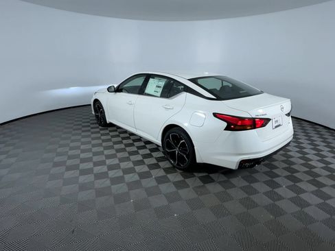 Certified 2025 Nissan Altima 2.5 SR AWD/4WD image 7