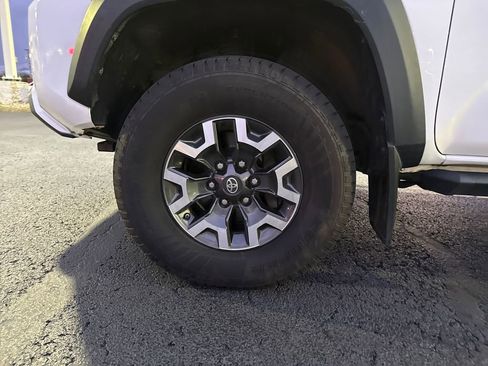 Used 2019 Toyota Tacoma TRD Off-Road image 28