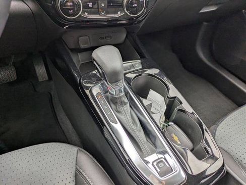 Used 2025 Chevrolet Trax LT w/ LT Convenience Package image 17