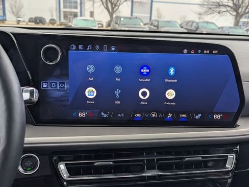 Certified 2024 Chevrolet Traverse LT image 8