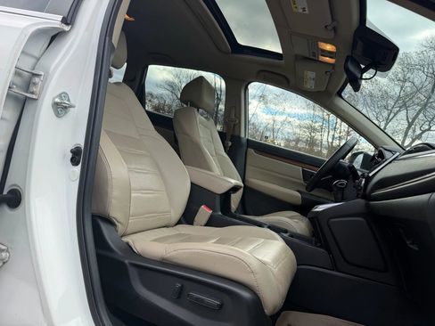 Used 2017 Honda CR-V Touring image 12