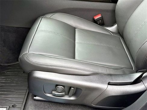 New 2026 Land Rover Range Rover Velar Dynamic SE image 16