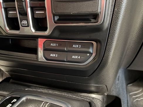 Used 2022 Jeep Wrangler Unlimited Sahara w/ Cold Weather Group AWD/4WD image 20