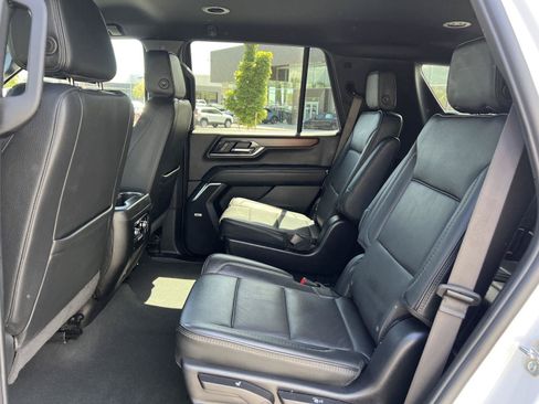 Used 2025 GMC Yukon Denali AWD/4WD image 26