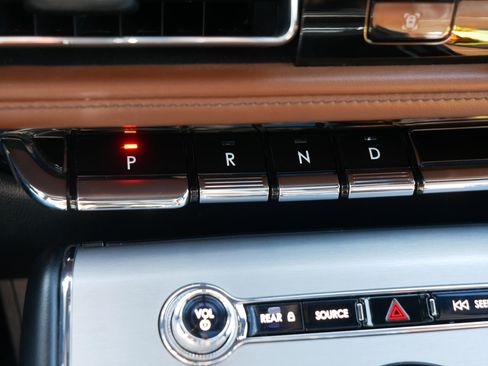 Used 2022 Lincoln Aviator Reserve w/ Equipment Group 201A image 24