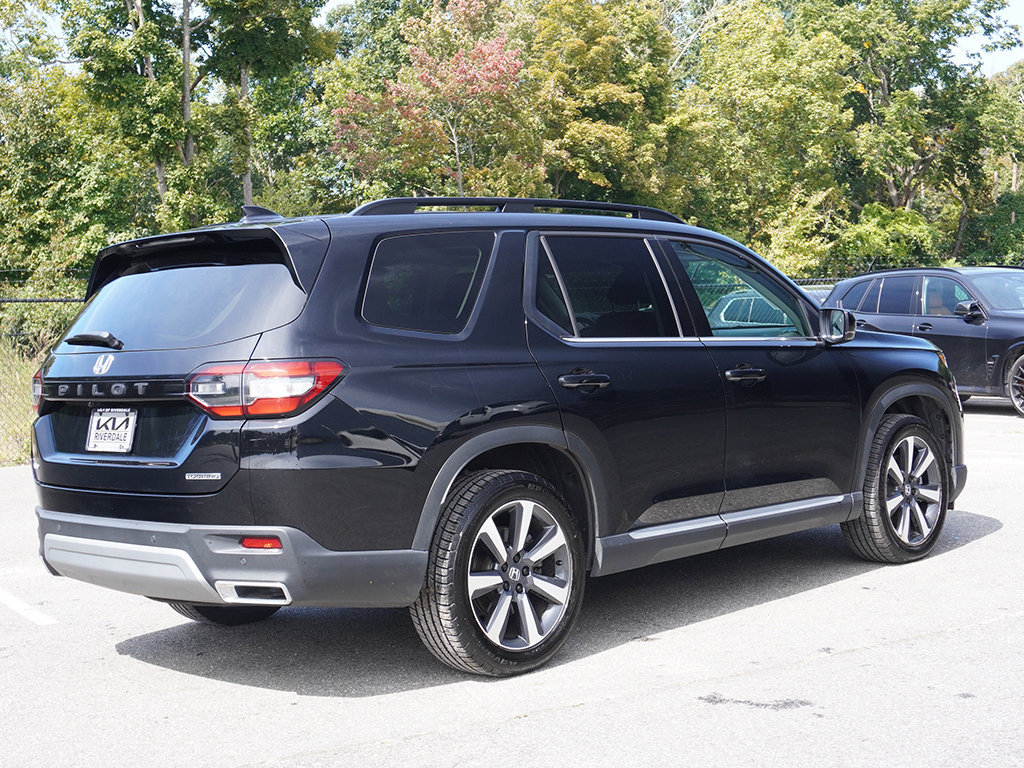 Used 2024 Honda Pilot Touring image 12