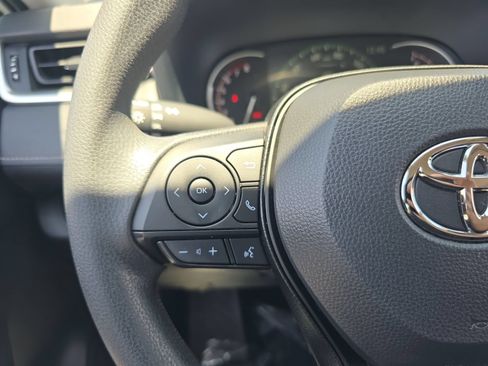 Certified 2025 Toyota RAV4 LE FWD image 20