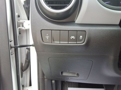 Used 2020 Hyundai Kona SE FWD image 20