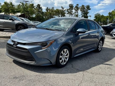 Used 2024 Toyota Corolla LE FWD image 3