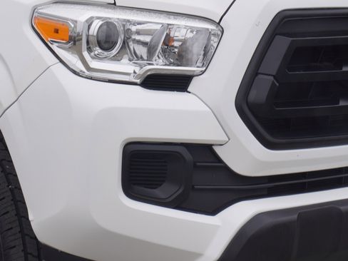 Used 2021 Toyota Tacoma SR image 3