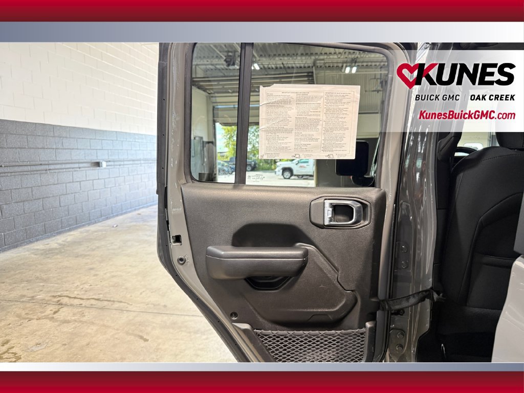 Used 2021 Jeep Gladiator Sport AWD/4WD image 30