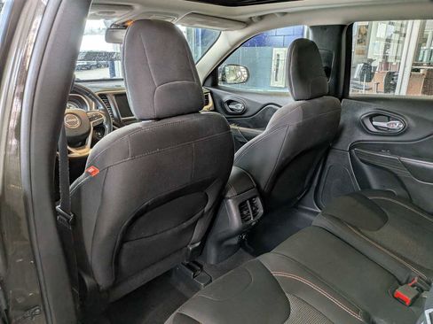 Used 2016 Jeep Cherokee 75th Anniversary image 17