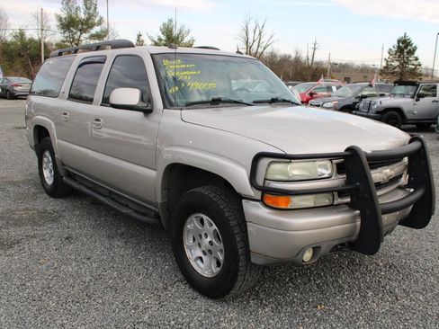 Used 2005 Chevrolet Suburban Z71 w/ Preferred Equipment Group image 4