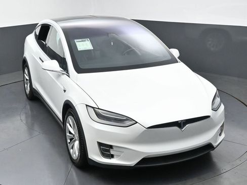 Used 2019 Tesla Model X 100D image 45
