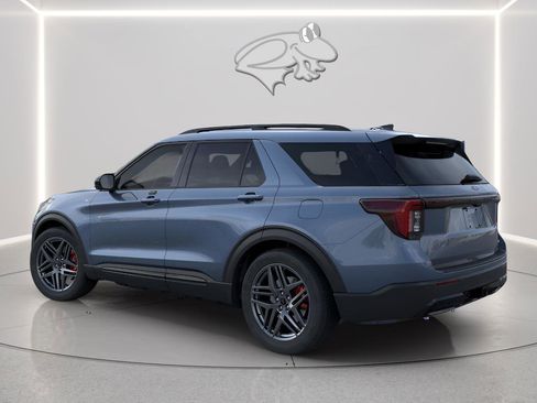 New 2026 Ford Explorer ST-Line w/ ST-Line Street Pack image 4