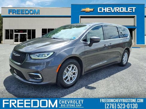 Used 2023 Chrysler Pacifica Touring-L FWD image 1