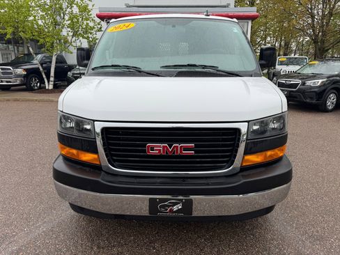 Used 2024 GMC Savana 2500 w/ Driver Convenience Package RWD image 2