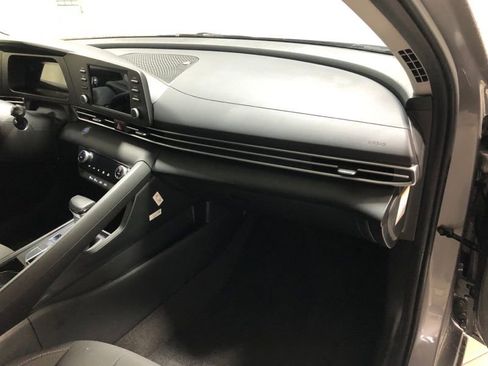 New 2026 Hyundai Elantra Hybrid FWD image 12