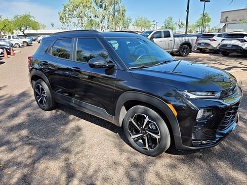 Used 2022 Chevrolet TrailBlazer RS w/ Technology Package FWD image 9