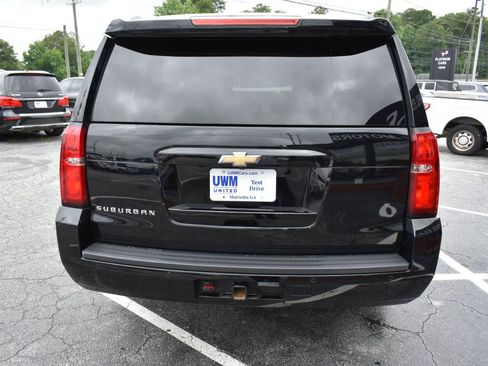 Used 2019 Chevrolet Suburban LT AWD/4WD image 7