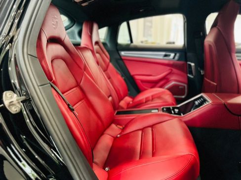 Used 2022 Porsche Panamera 4 Platinum Edition image 25