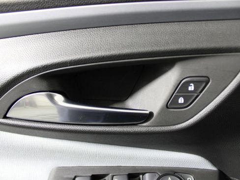 Used 2025 Buick Envista Preferred w/ Convenience I Package image 21