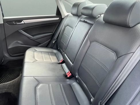 Used 2015 Volkswagen Passat 1.8T Limited Edition FWD image 25